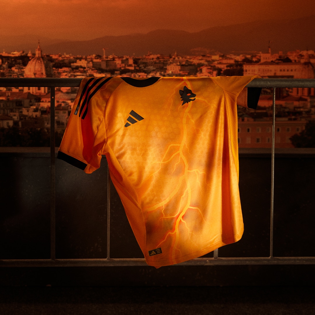 La Roma presenta il Kit Away 25/26 ispirato all’Urbe